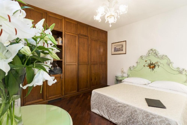 Palazzo Guardi image 22